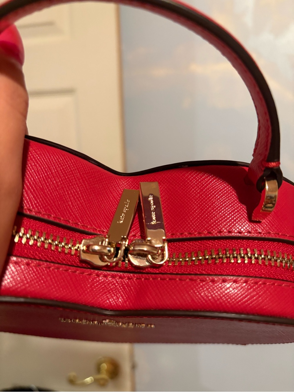 kate spade “Love Shack” Heart-Shaped Red Mini Crossbody Bag - Picture 4 of 5